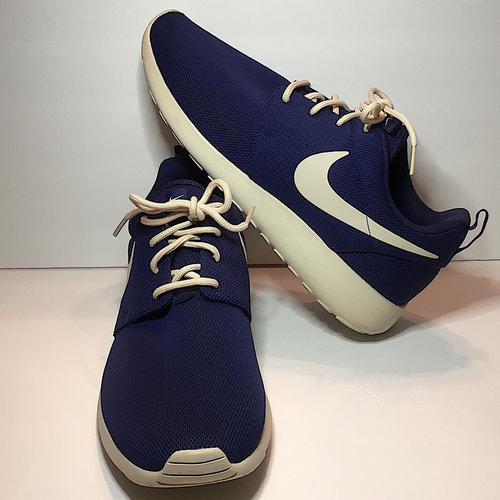 GENTLY USED NIKE SIZE 11 ROYAL BLUE